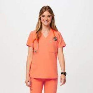 Papaya Catarina - Petite Scrub Top